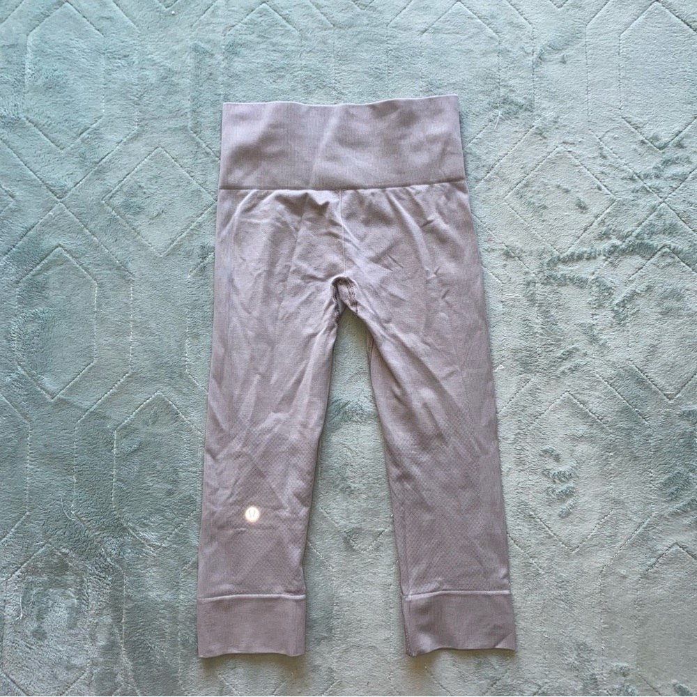 Lululemon Seamlessly Street Crop